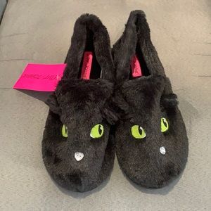 Betsey Johnson black cat slippers